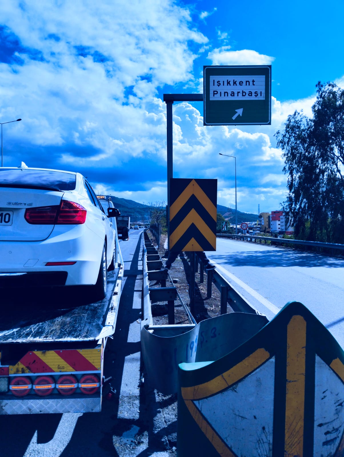 Yol üstünde anm1k çekici ve destek hizmeti